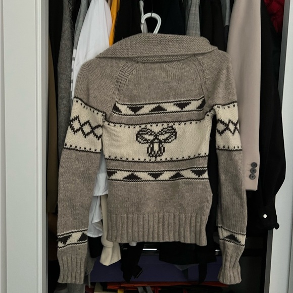 Sea to Sky Lambs Wool TNA Sweater - Picture 3 of 3